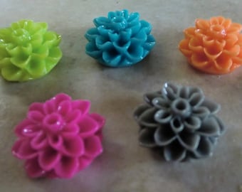50 Flower Resin Cabochons, 16 mm Resin Flowers, add to your pendants, rings blanks, earring blanks and more