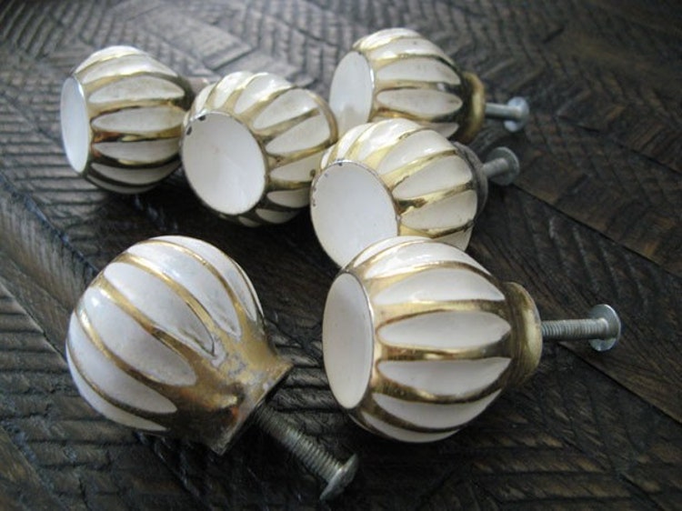 Adorable Vintage Drawer Knobs by theyearoftherabbit on Etsy