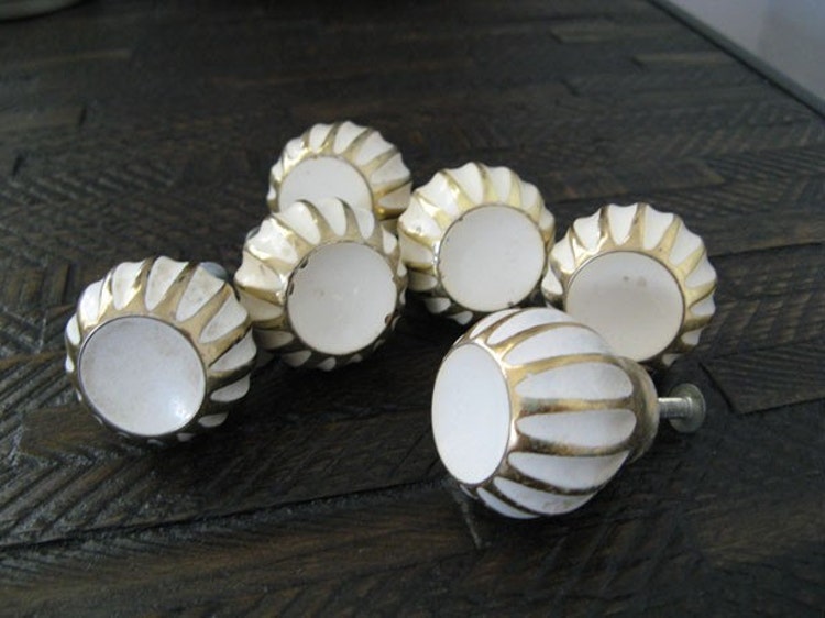 Adorable Vintage Drawer Knobs by theyearoftherabbit on Etsy