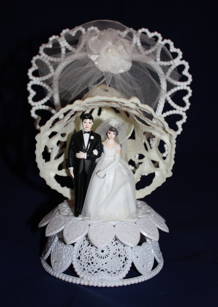 Vintage Wilton Wedding Cake Topper 1960's Vintage Wilton Wedding Cake Topper 1960's
