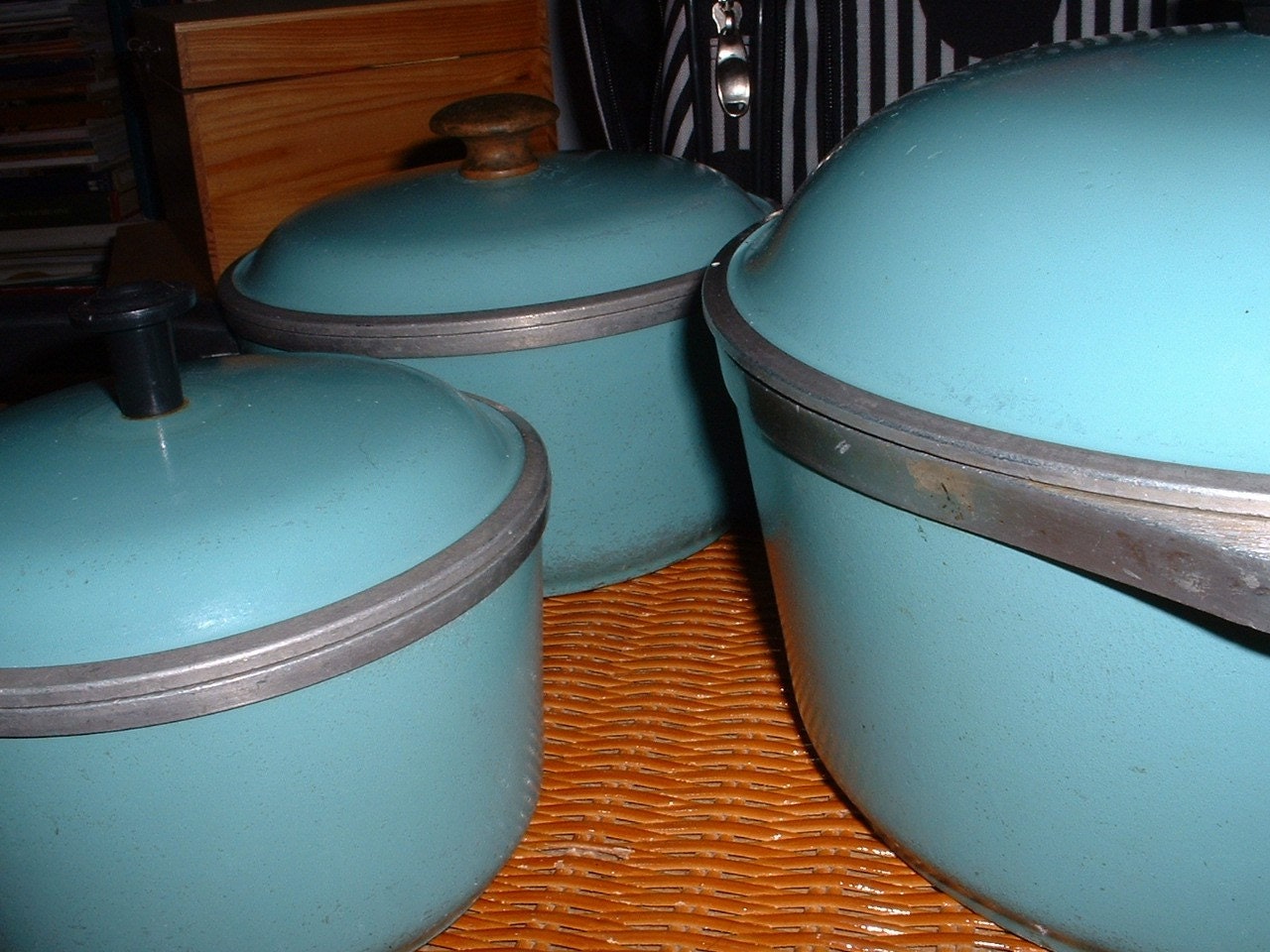 Vintage Club Aluminum Turquoise Cookware Set Six Pieces Dutch