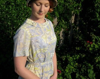 1960s Lightweight Pastel Paisley Dress - Large 40"