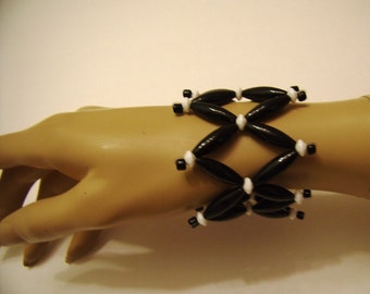 Black and White Bracelet | Gothic Bracelet | Beaded Bracelet | Stretchy Bracelet | Teen Girls Bracelet | Caillou is Handmade in USA