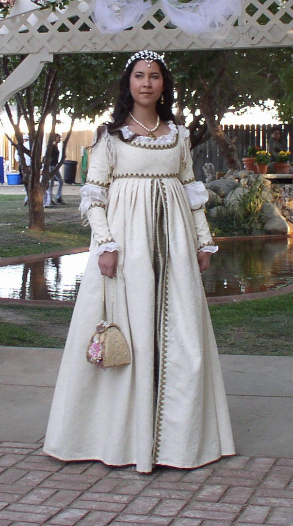 true medieval outfits plus sizes