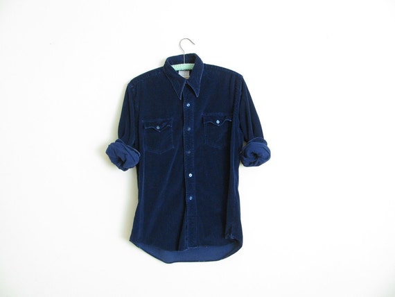 vintage men's '70s navy blue CORDUROY button-up shirt.