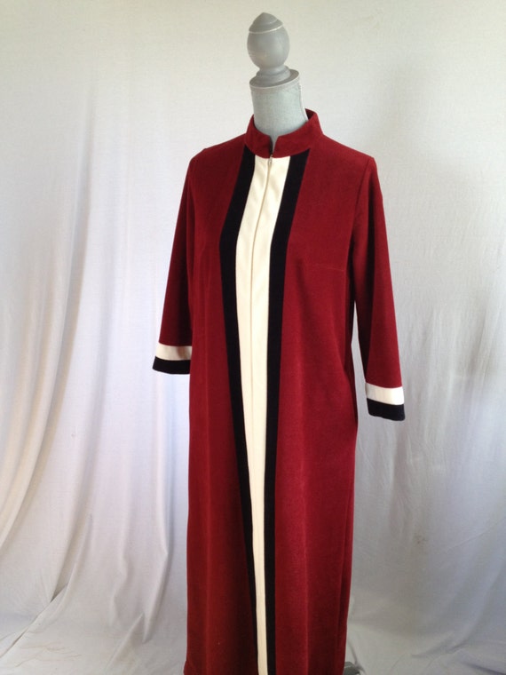 Vintage Vanity Fair Burgundy A-line Velour zip-up Robe