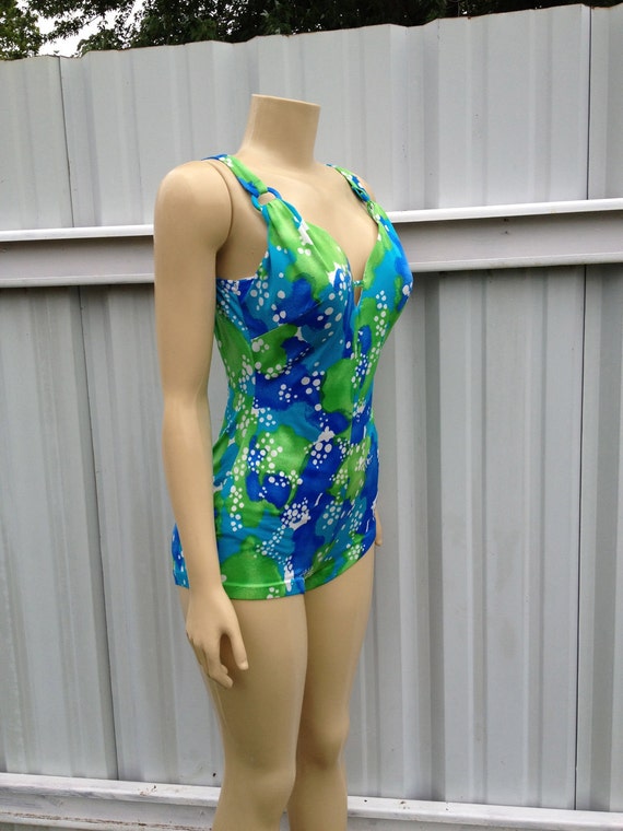 Pin up Bathing Suit 1960s One Piece Keyhole Boyshort Sexy