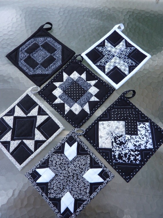 Black and White Pot Holder Collection