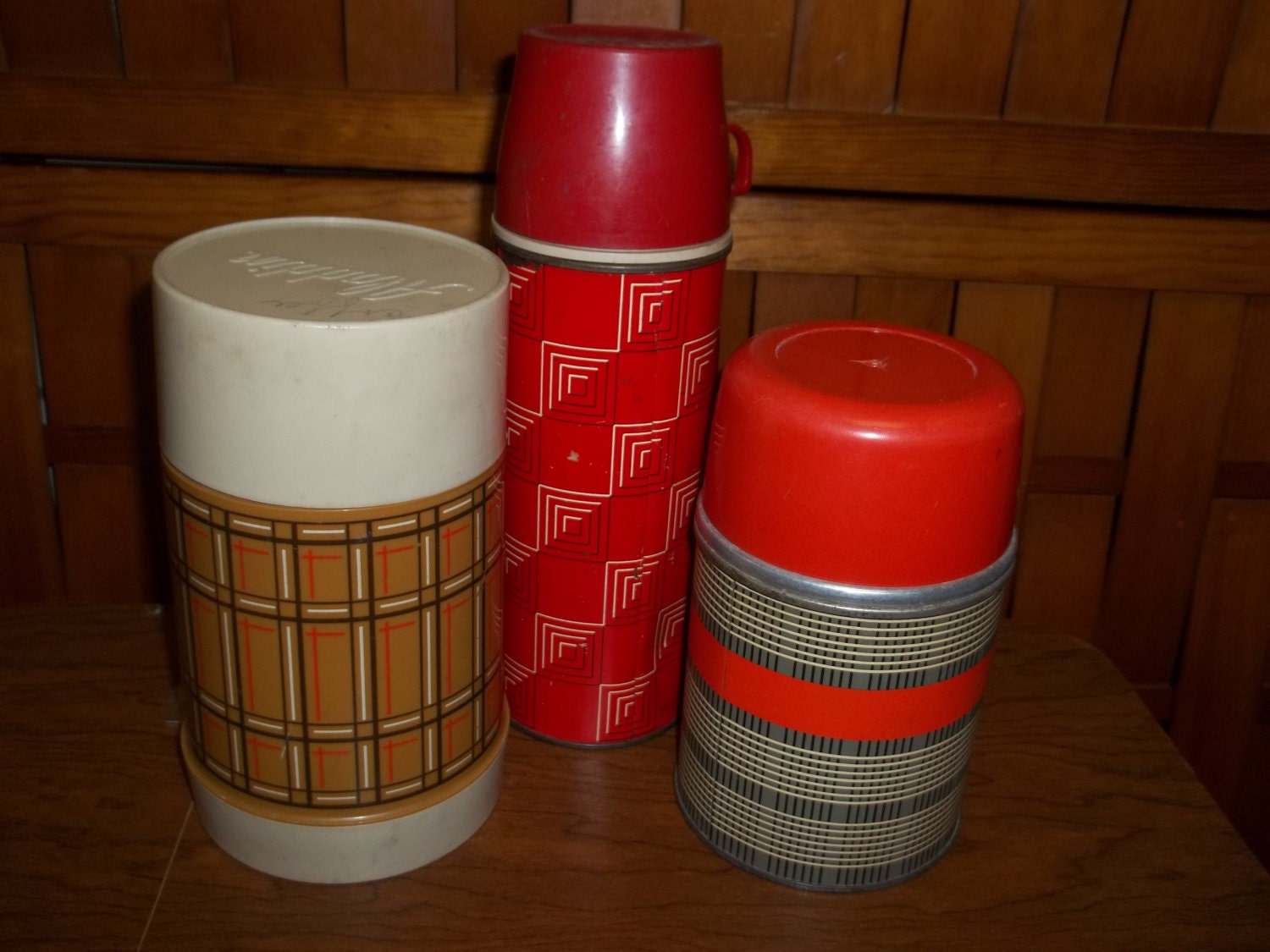 Three retro vintage thermoses Haute Juice