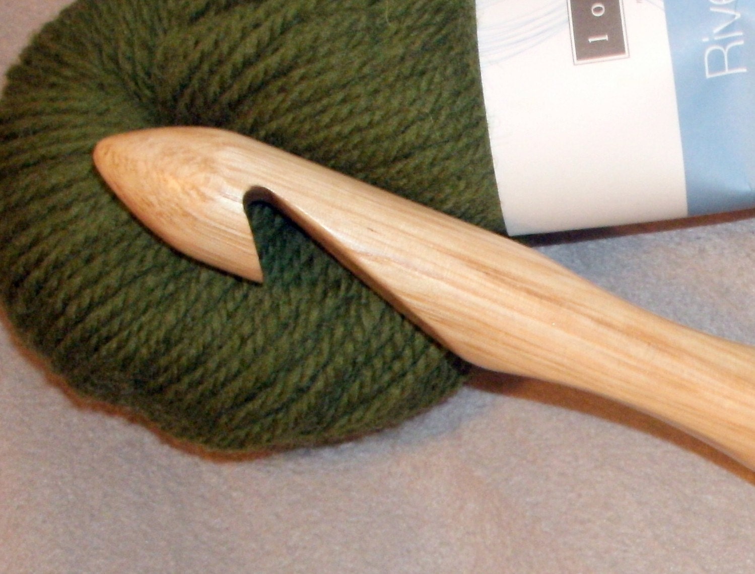 size U Bamboo Crochet Hook 25 mm