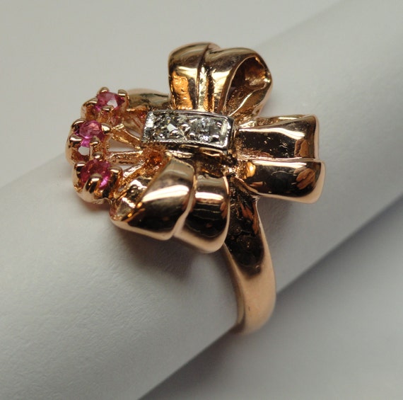 Vintage Pink Gold Bow ring with Diamonds and Pink Sapphires