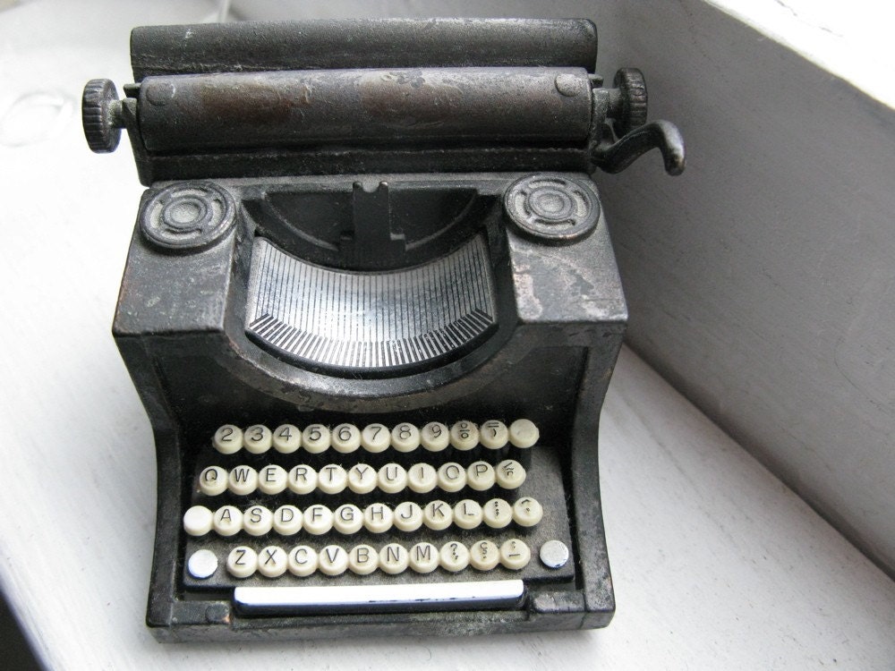 Vintage Die Cast Typewriter Pencil Sharpener