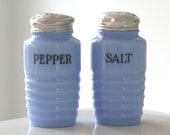 SALE - Jeannette Delphite Beehive Salt and Pepper Shakers SALE - Jeannette Delphite Beehive Salt and Pepper Shakers