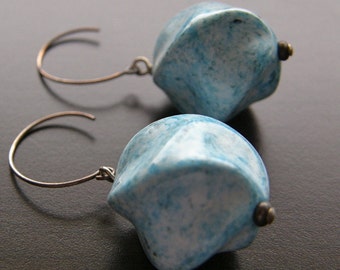 Vintage Lucite Earrings, Aqua Blue Earrings, Mod Earrings