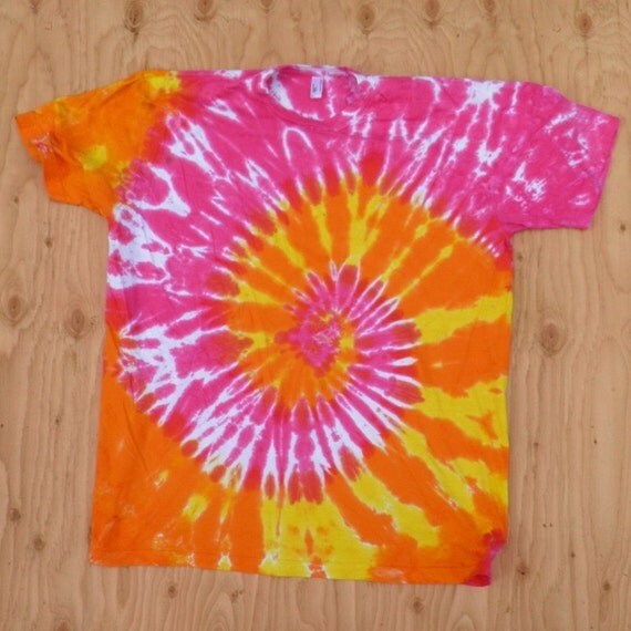 Pink Yellow and Orange Spiral Tie Dye TShirt Size XL