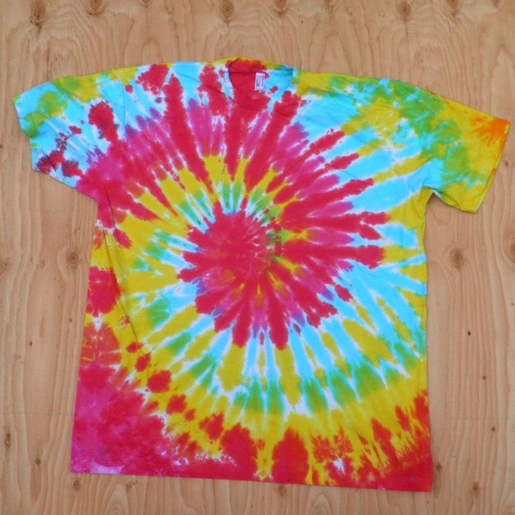 Red Pink and Yellow Spiral Tie Dye T-Shirt Size XL