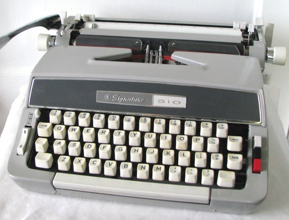 Montgomery Ward/Brother Signature 510 typewriter with cursive