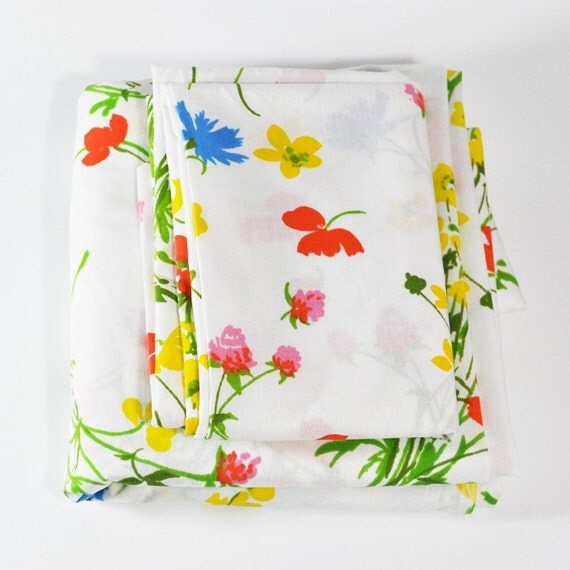 Vintage twin spring floral sheet set