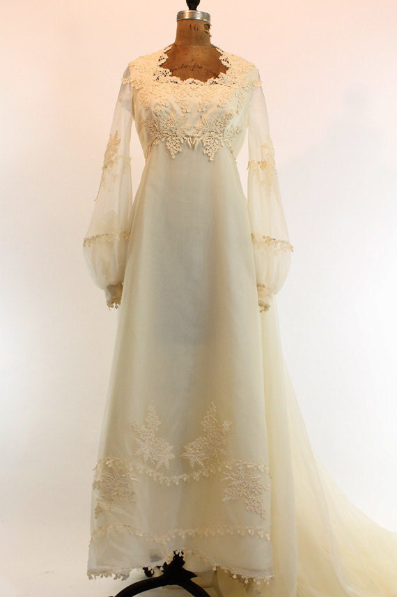 1960's Wedding Dress S / Lily of the Valley Applique Lace