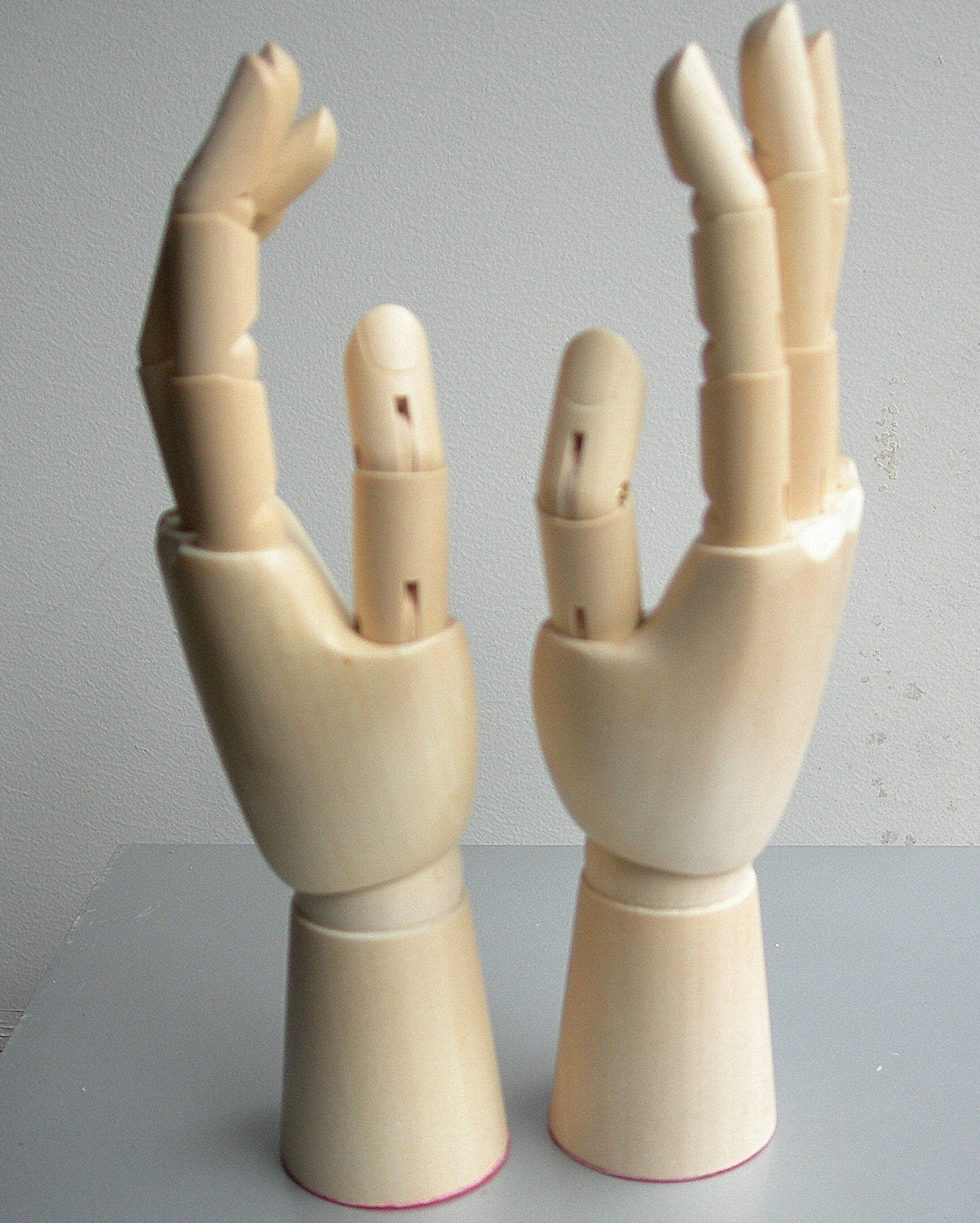 wooden poseable hand