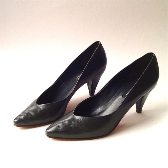 80s vintage Nickels Slate Grey Leather Pumps / by SkinnyandBernie