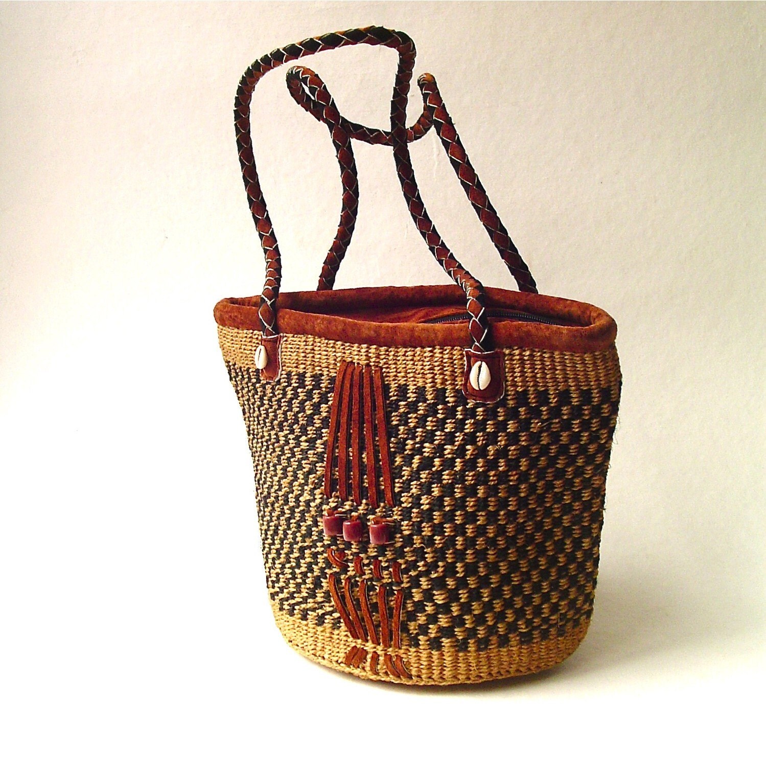 Straw purse Straw Handbags. Showing 48 of results that match your query. Search Product Result. Product - VERA Tote with Rope Handles, Anchor and Straw Detail. Product Image. Price $ 6. Product Title. VERA Tote with Rope Handles, Anchor and Straw Detail. See Details. Product - Women Knitted Straw Bag Shoulder Handbag Purse Basket Light Blue.