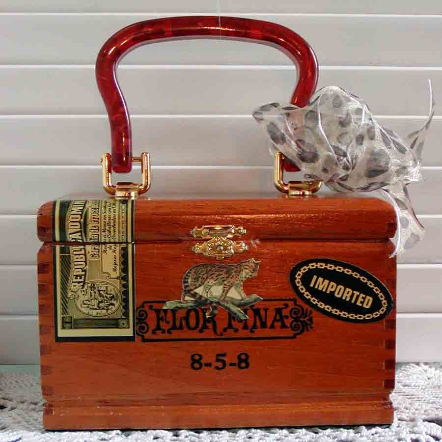 WILD ANIMAL Altered Cigar Box PURSE Arturo Fuente 858 Chest