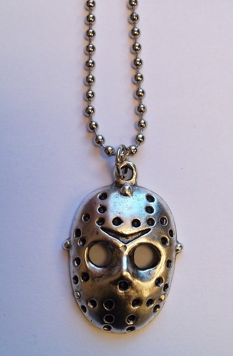 Jason mask from Friday 13th horror necklace