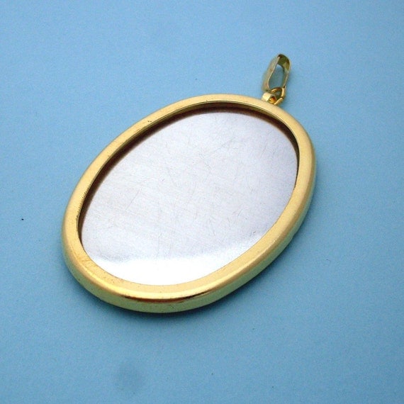 Gold Tone Oval Pendant Setting Frame Mounting 134GT