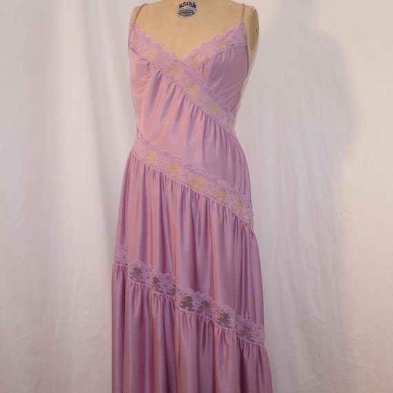 vintage nightgown a long flowing henson kickernick by lexismonkey