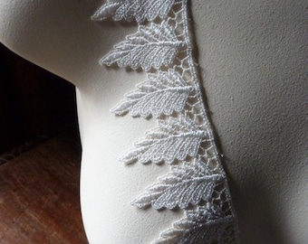 21 Leaf Appliques in Ivory Venice Lace for Bridal, Jewelry, or Costume Design