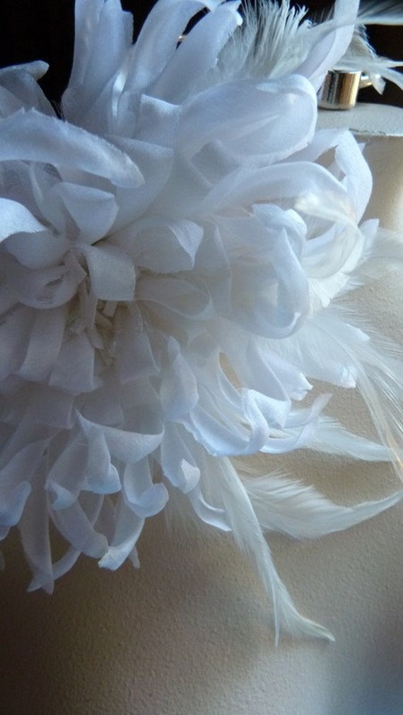 White Silk Flower Large Chrysanthemum with Feathers for