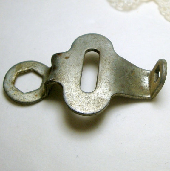Vintage Metal Roller Skate Key..1950s..Listing is for One