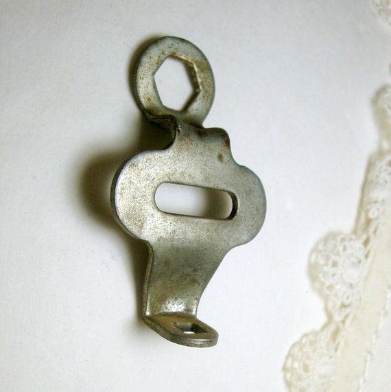 Vintage Metal Roller Skate Key..1950s..Listing is for One