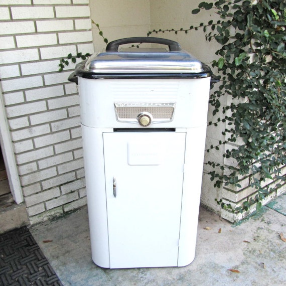 Items similar to Vintage Westinghouse Roaster oven with base on Etsy