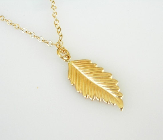 Courtney Cox and Jennifer Aniston Leaf Necklace in 14kt Gold