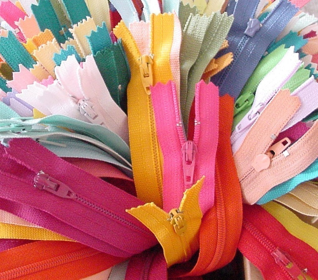 SALE 25 Assorted 7 Inch YKK Zippers by zipit on Etsy