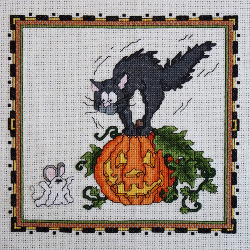 Download Ghost Mouse Halloween Cross Stitch Pattern