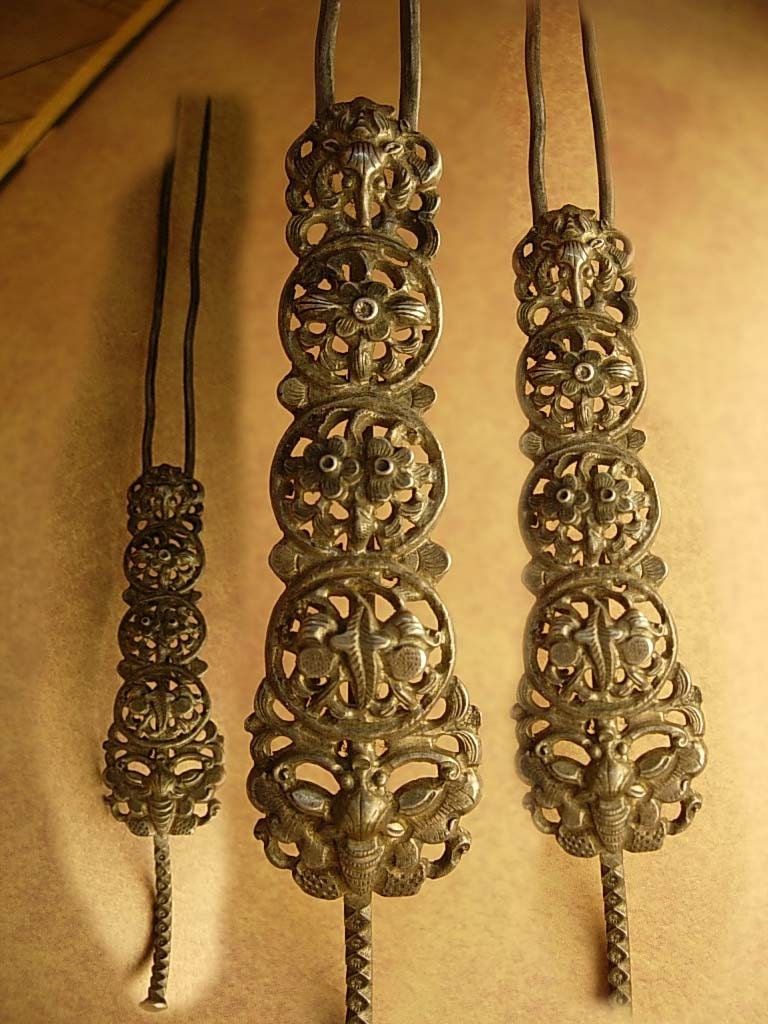 Antique Chinese Hair Pin With Insects And Lotus Flower And