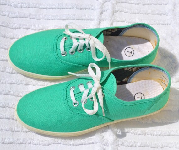 girls teal tennis shoes