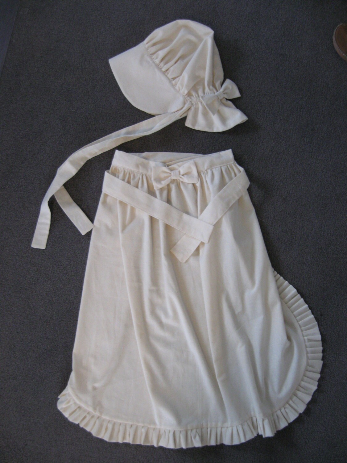 Pioneer Apron and Set Girls Size M by irishandmore on Etsy