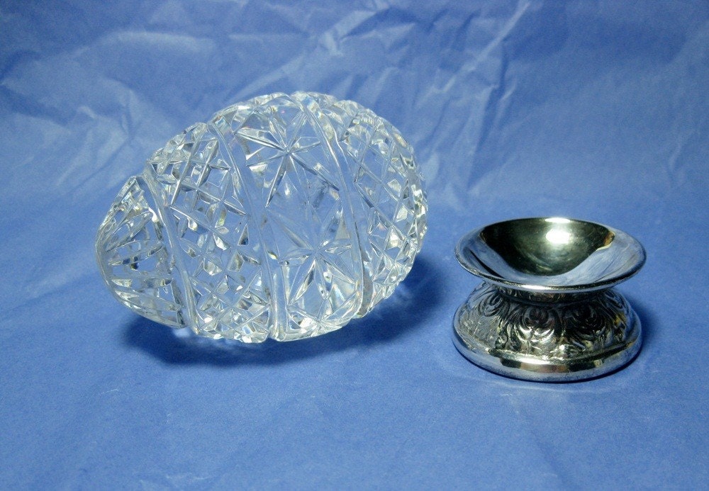 1990 Vintage Waterford Crystal Egg And Stand