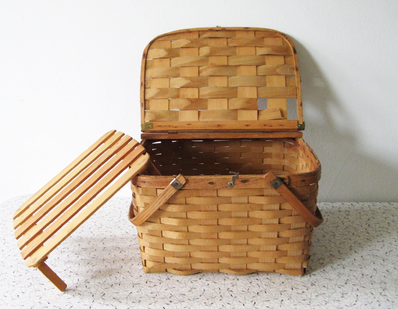 vintage wooden pie picnic basket