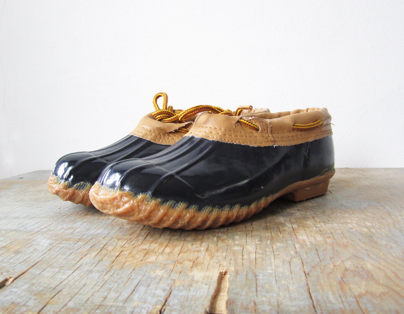 25 OFF SALE vintage rain boots / navy blue / 80s duck shoes