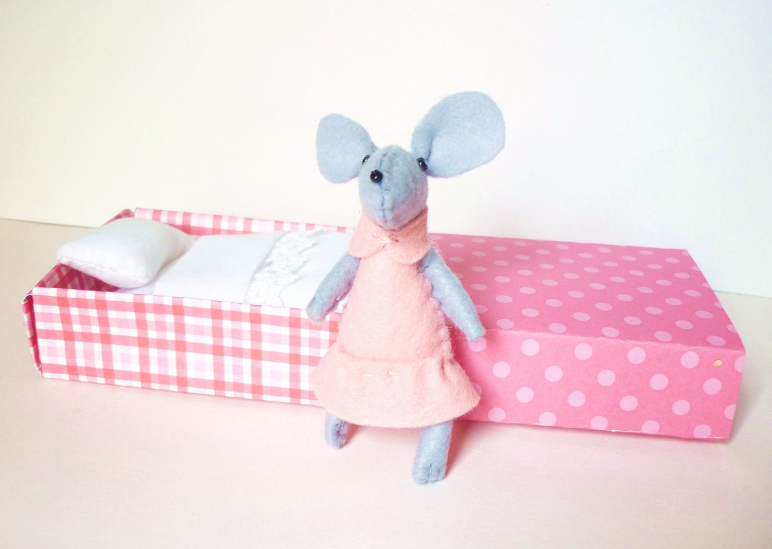 Pink Felt mouse in match box bed