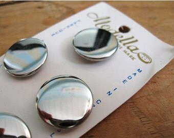 Silver Shank Buttons 4 Retro on Original Card