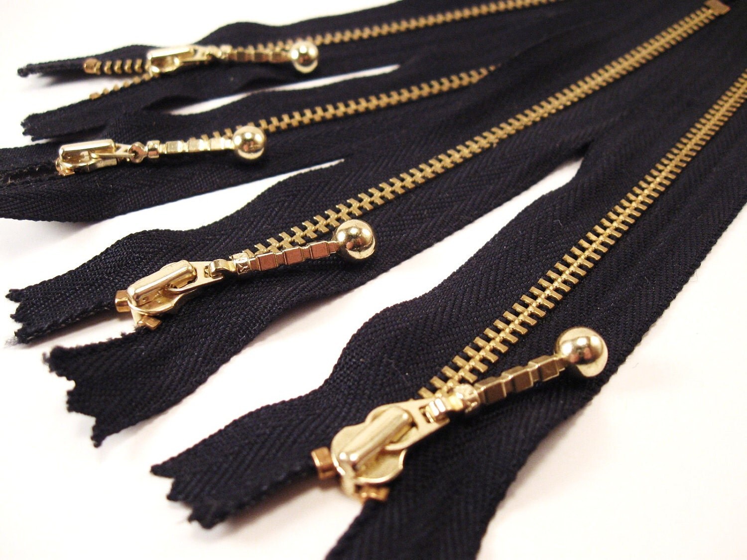 6 inch black and gold metal zippers YKK with zipper pull 4