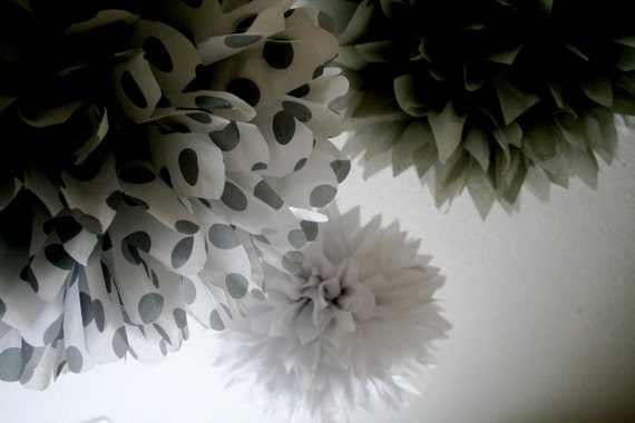 Your Silver Lining ... 3 tissue paper poms // wedding // diy // silver anniversary // graduation // new years eve // party decorations Il_570xn