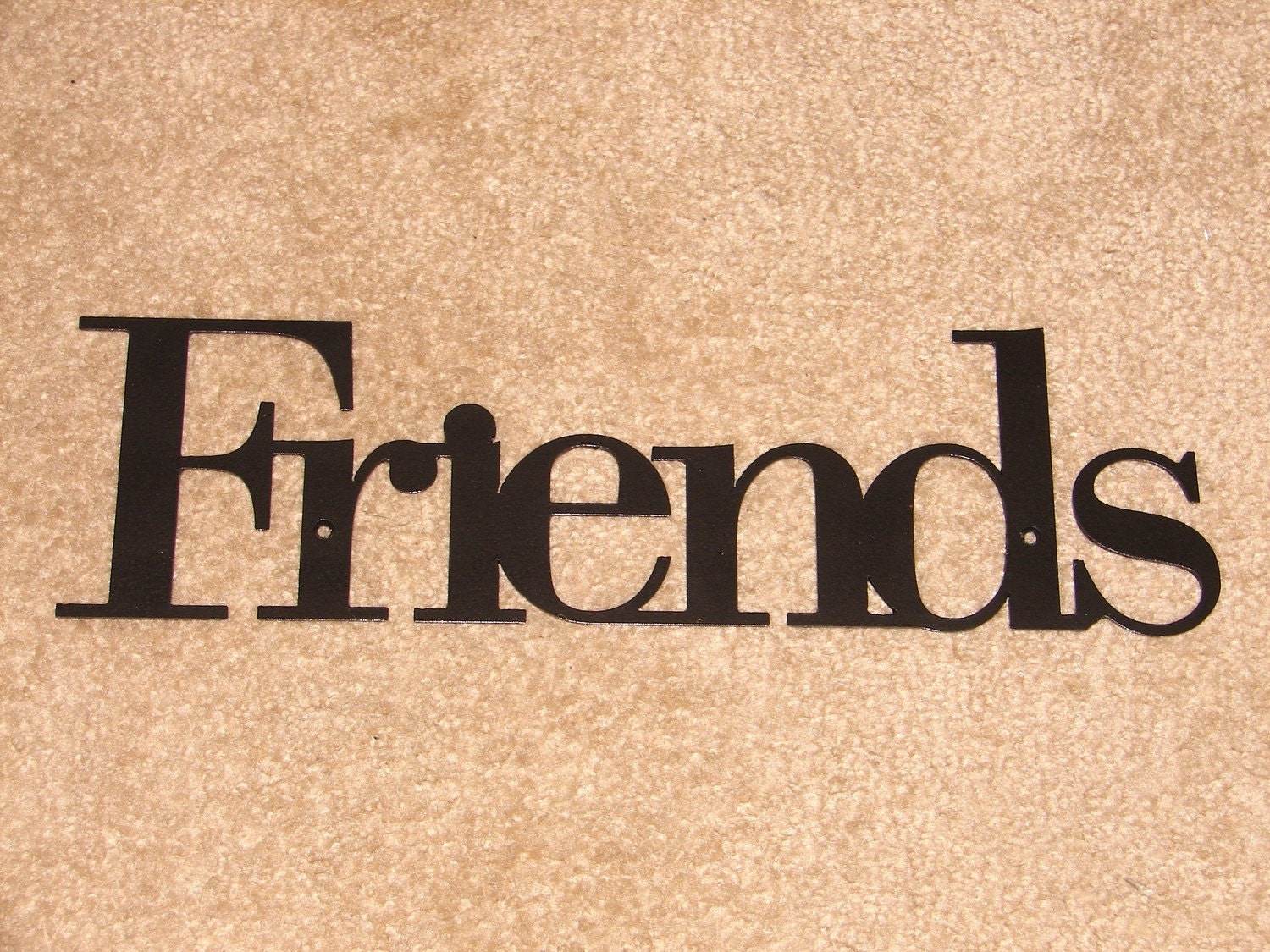 Слово friends. Друзья надпись. Friends картинка надпись. Лучшие друзья надпись. Friends надпись красивая.