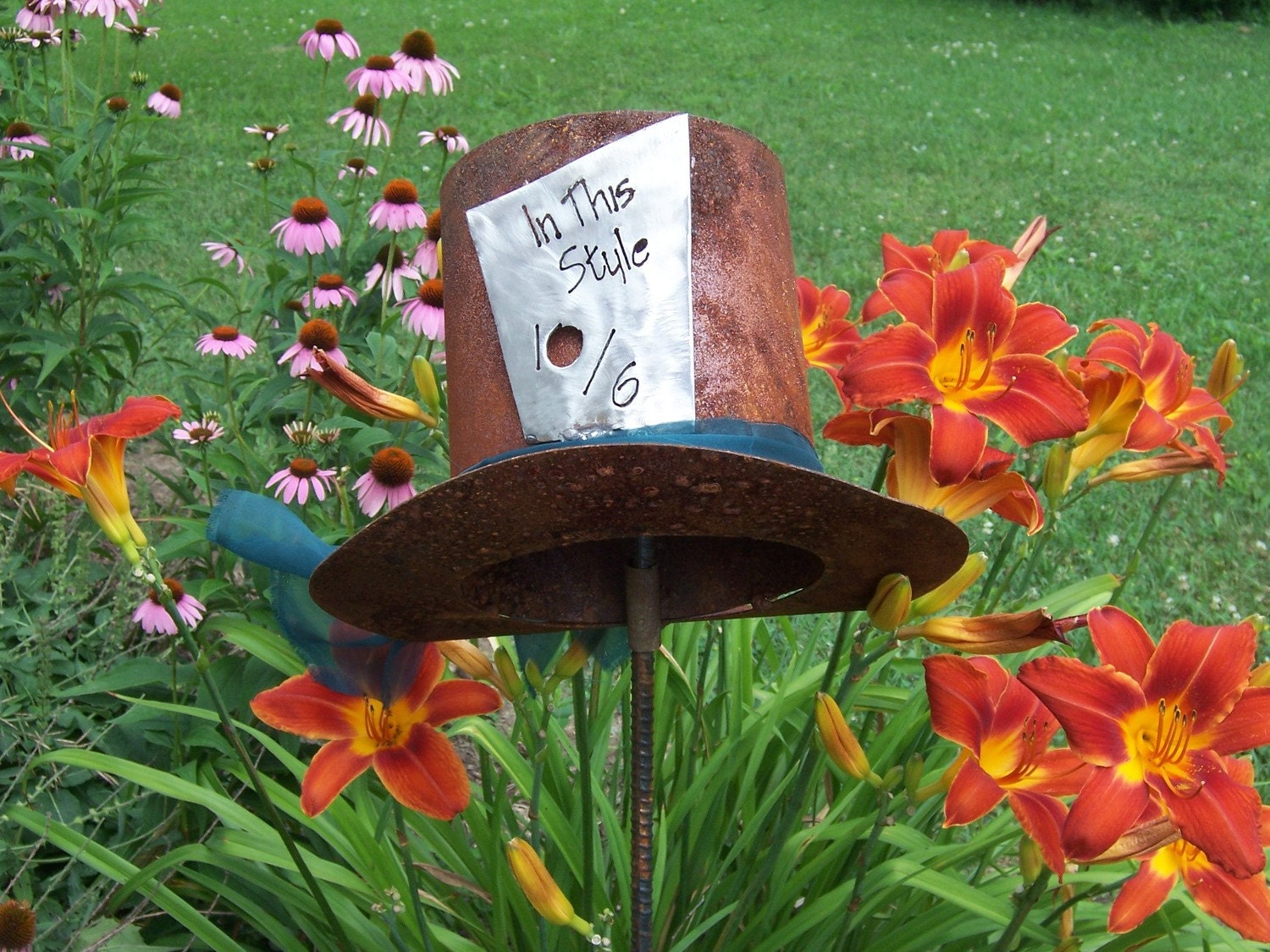 alice in wonderland lawn ornaments